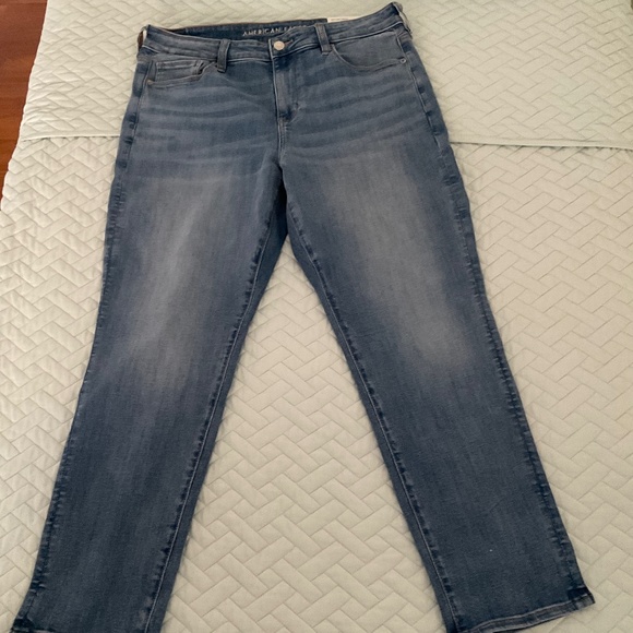American Eagle Low-Rise Skinny Jean - Picture 2 of 3